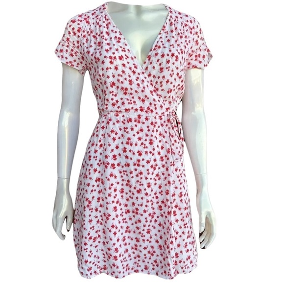 & Other Stories white and red floral print mini wrap dress ditzy print - Picture 4 of 14